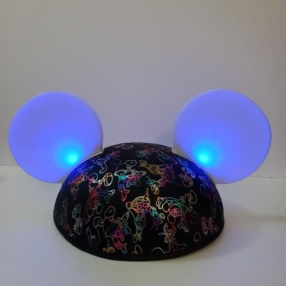 🎆 Disney Parks - Mickey Ears hat - light up glow with the show 🎆 - Picture 3 of 10